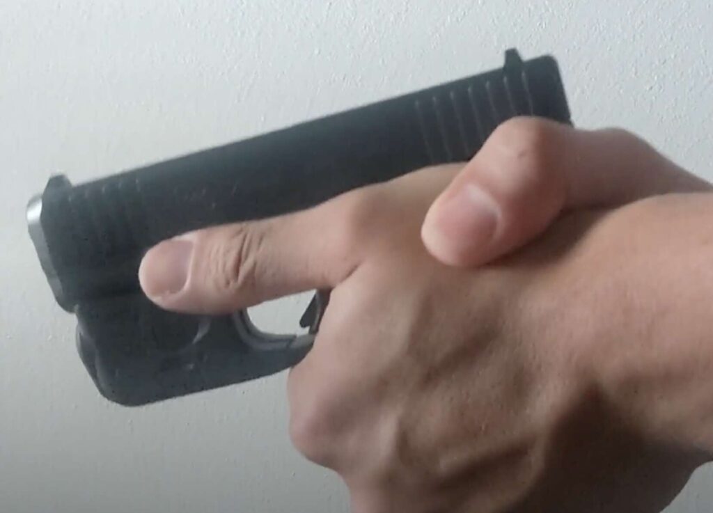 Streamlight TLR-6 Does not Affect Grip on Glock 26