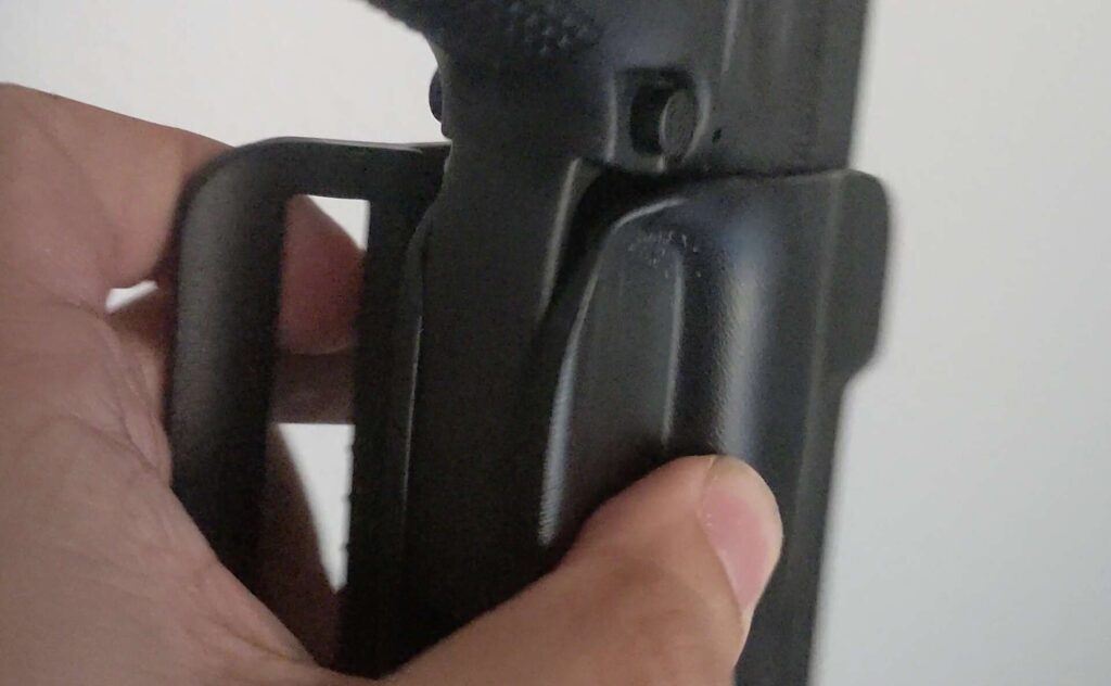 Tagua Blade Tech Holster has tight, excellent trigger guard coverage